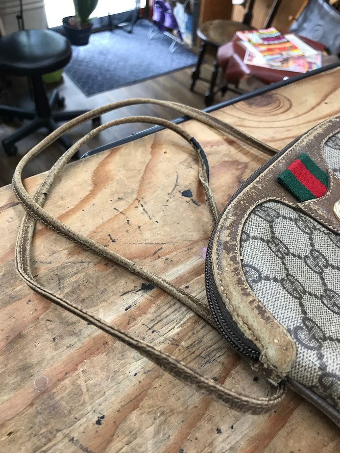 オールドグッチ 内袋 粉吹き ビフォー