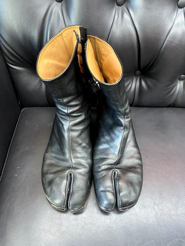 マルジェラ革製品のお手入れ方法【足袋ブーツ・バッグ・財布】 新宿  