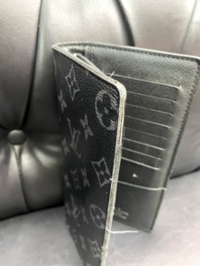 【ルイヴィトン(Louis Vuitton)】財布のふちが溶けた