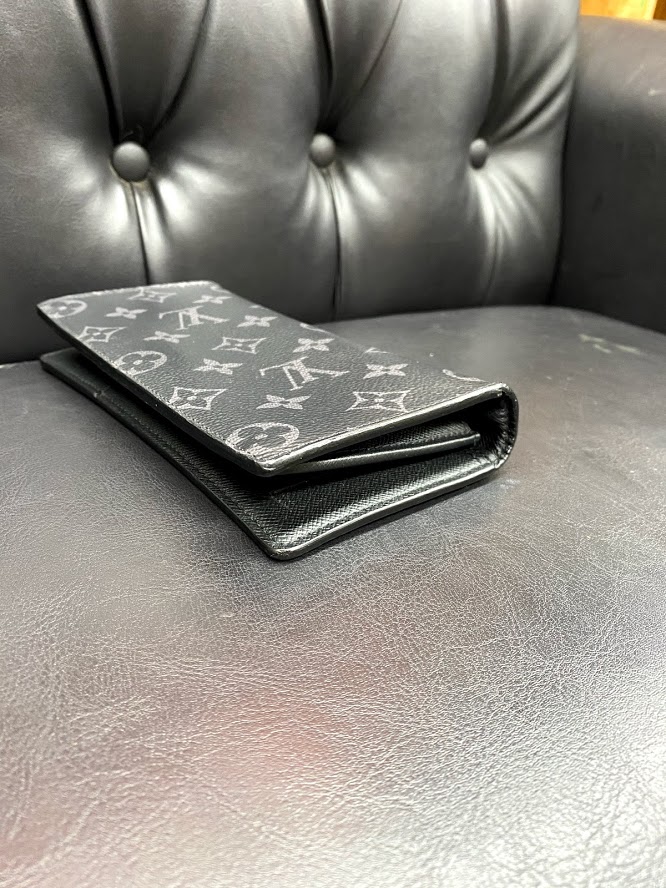 【ルイヴィトン(Louis Vuitton)】財布のふちが溶けた