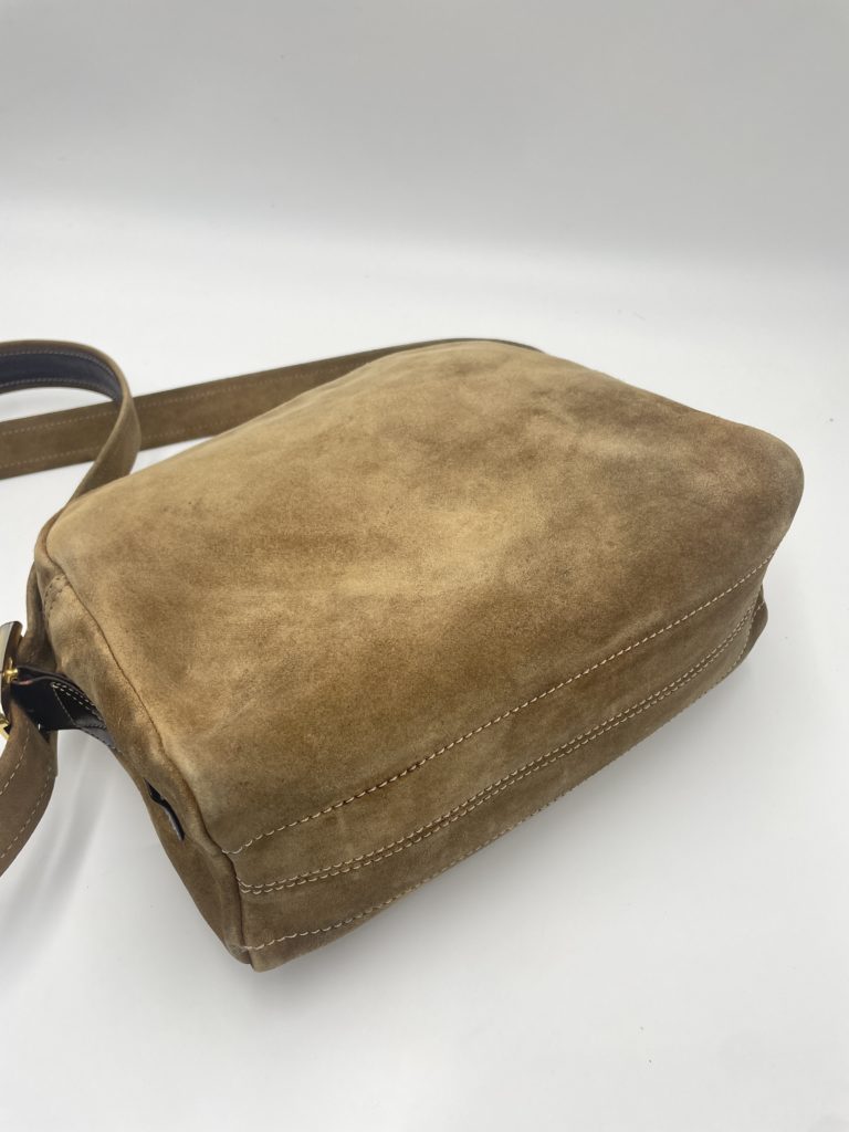 ロエベスエードショルダーバッグクリーニングアフター